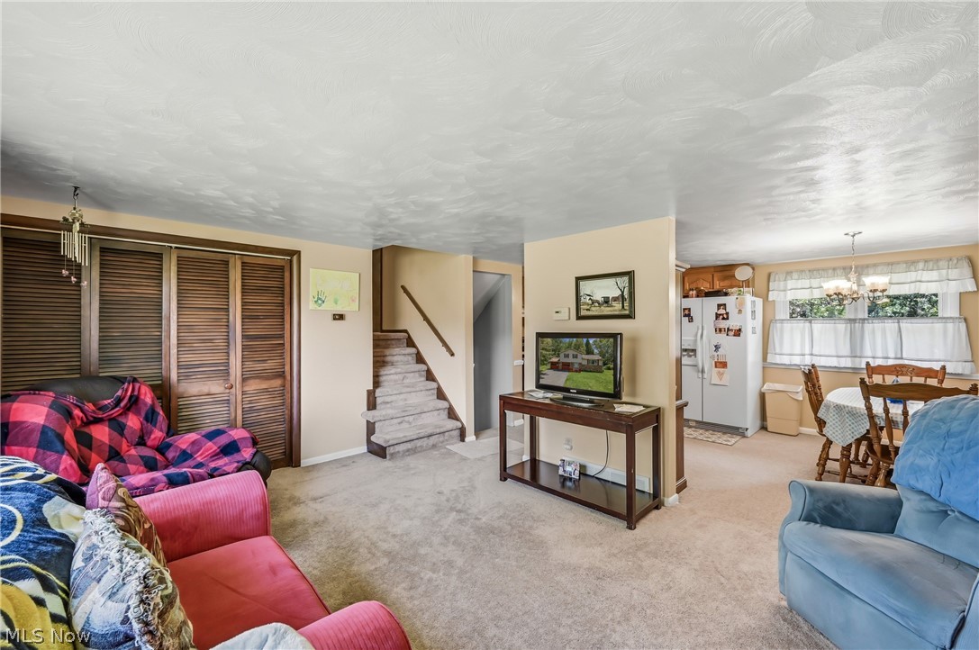 42033 Edward Circle Columbiana OH 44408