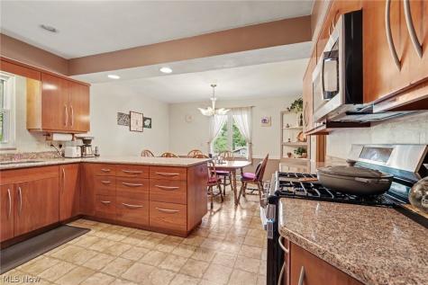7550 Beverly Drive Independence OH 44131