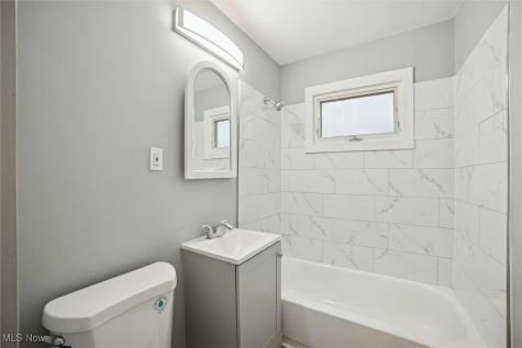 4638 W 156 Street Cleveland OH 44135