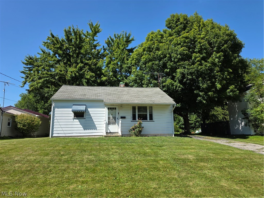 1068 Liberty Street Salem OH 44460