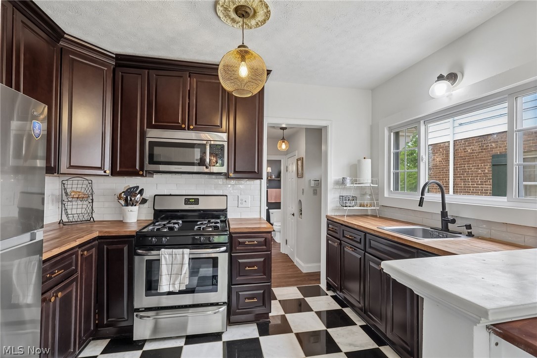 3543 Townley Road Shaker Heights OH 44122
