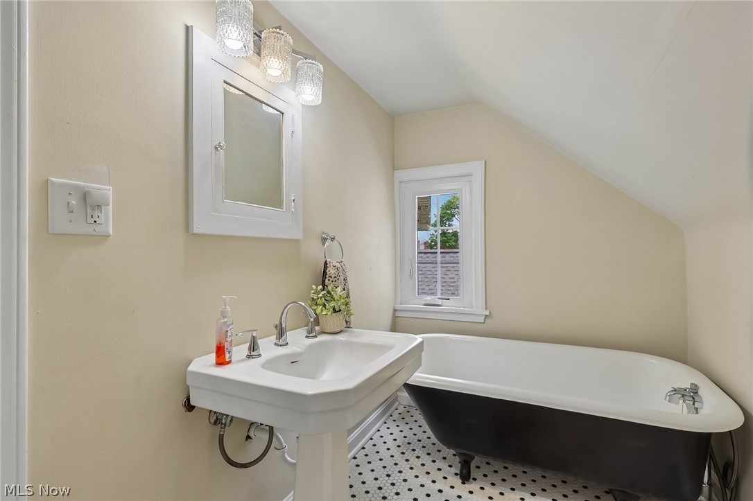 3543 Townley Road Shaker Heights OH 44122