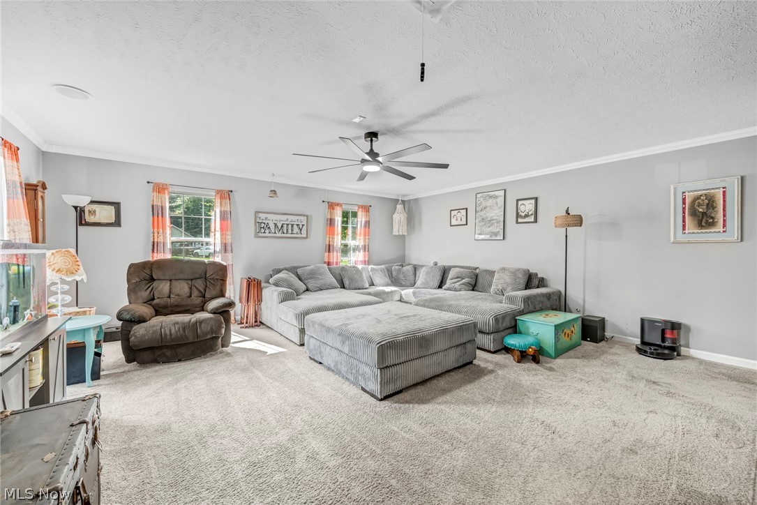 2049 N Park Lane Roaming Shores OH 44084