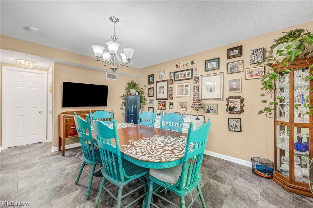 2049 N Park Lane Roaming Shores OH 44084
