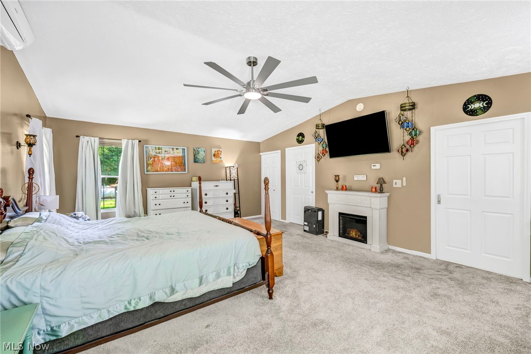 2049 N Park Lane Roaming Shores OH 44084