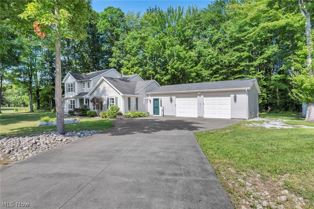 2049 N Park Lane Roaming Shores OH 44084