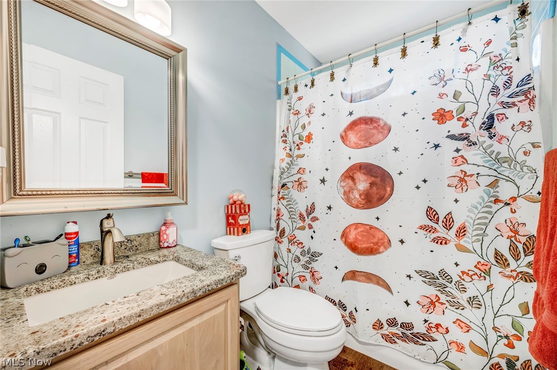 2049 N Park Lane Roaming Shores OH 44084