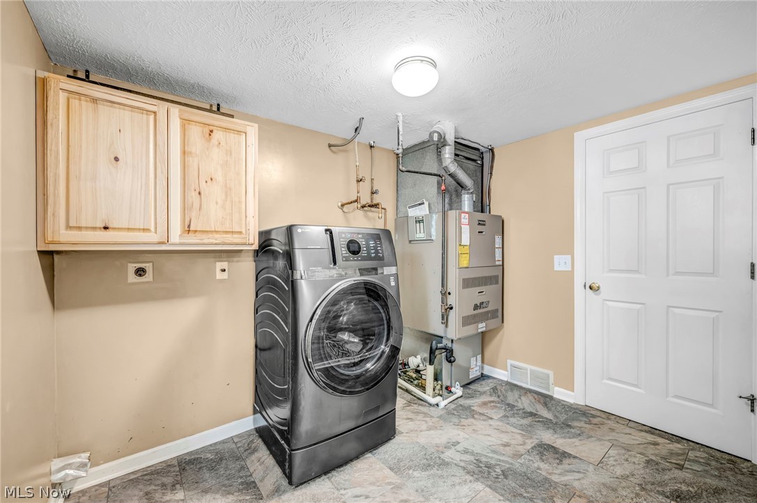 2049 N Park Lane Roaming Shores OH 44084