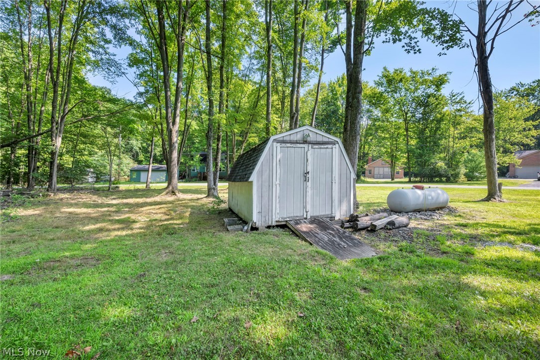 2049 N Park Lane Roaming Shores OH 44084