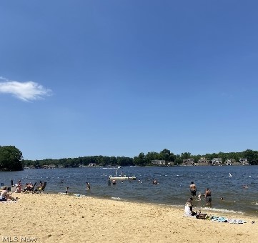 2049 N Park Lane Roaming Shores OH 44084