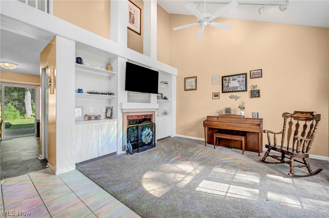 2049 N Park Lane Roaming Shores OH 44084