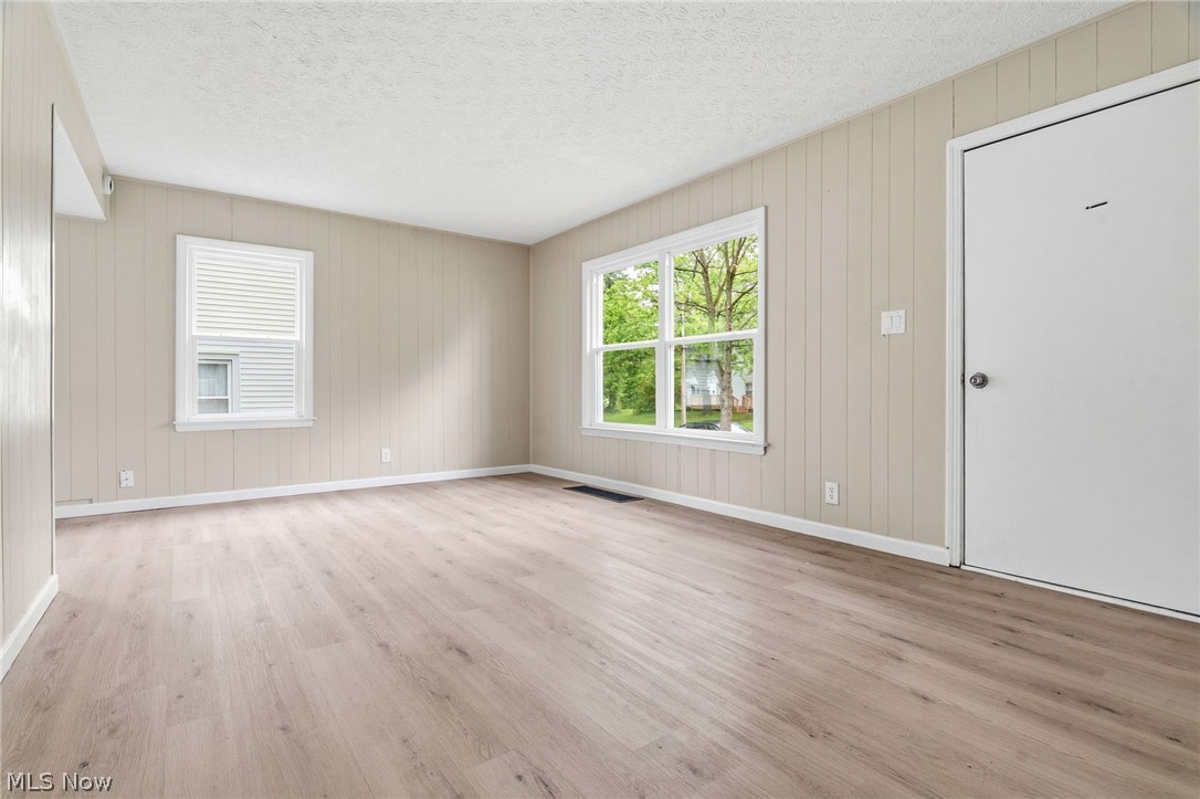 1381 Greenwood Avenue Akron OH 44320