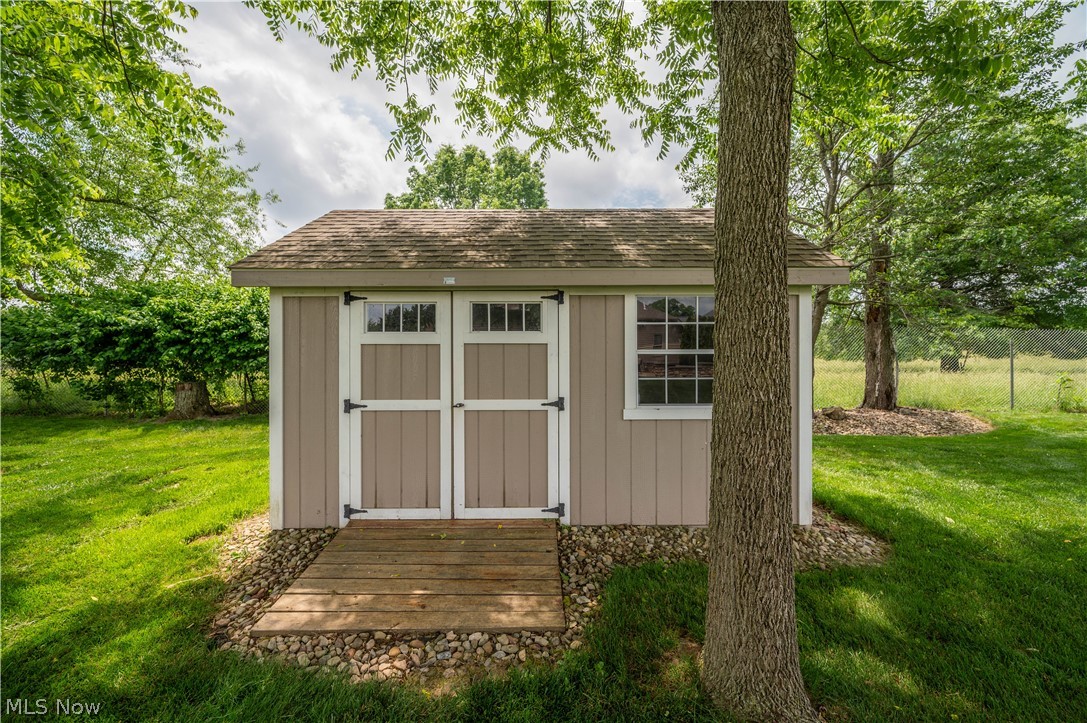 20000 Crowberry Court North Lima OH 44452