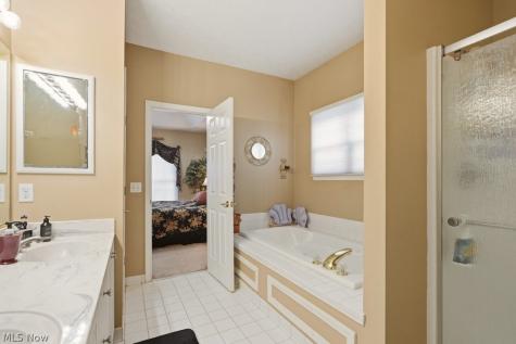593 Brookstone Court Copley OH 44321