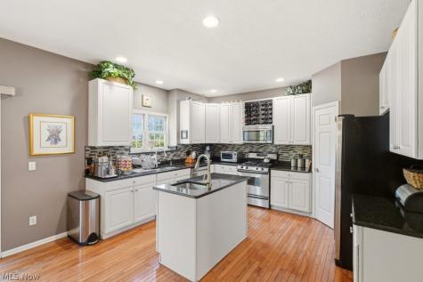 593 Brookstone Court Copley OH 44321