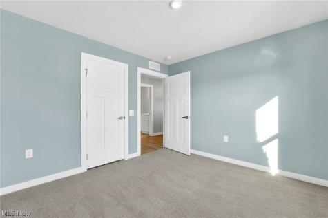 113 W Spring Drive Elyria OH 44035