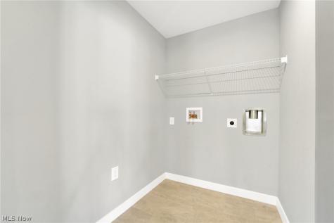 113 W Spring Drive Elyria OH 44035