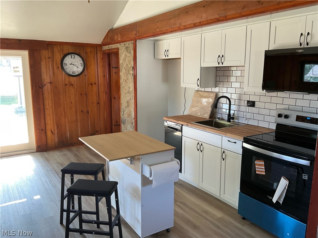 1555 Glenview Avenue Madison OH 44057