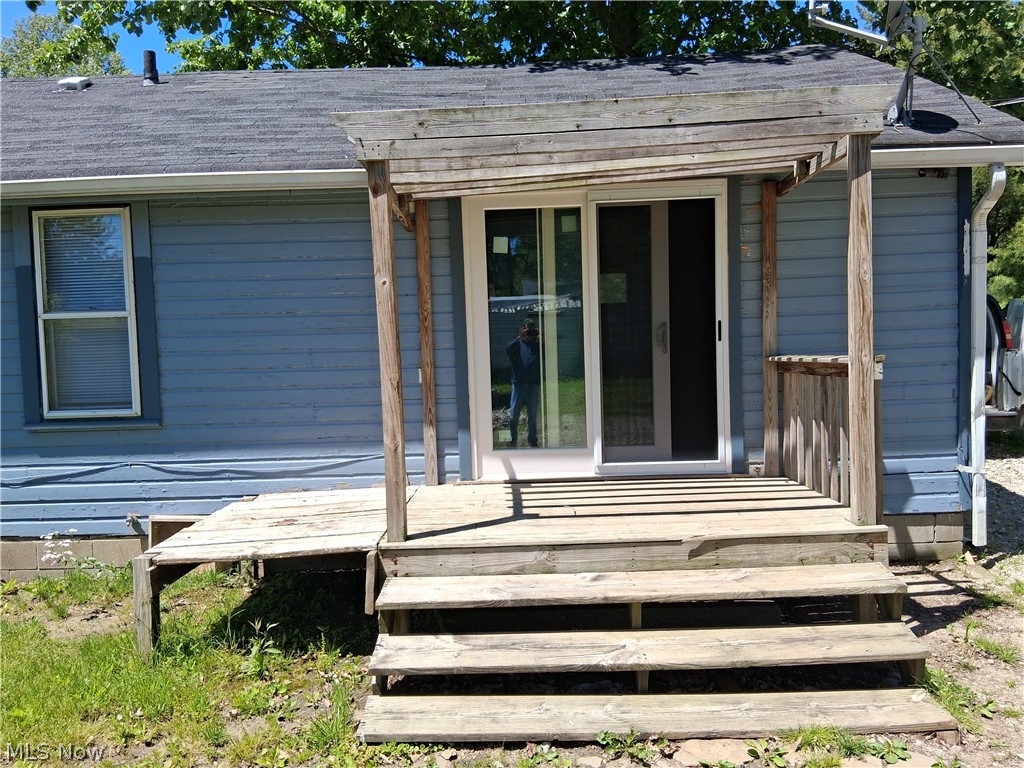 1555 Glenview Avenue Madison OH 44057