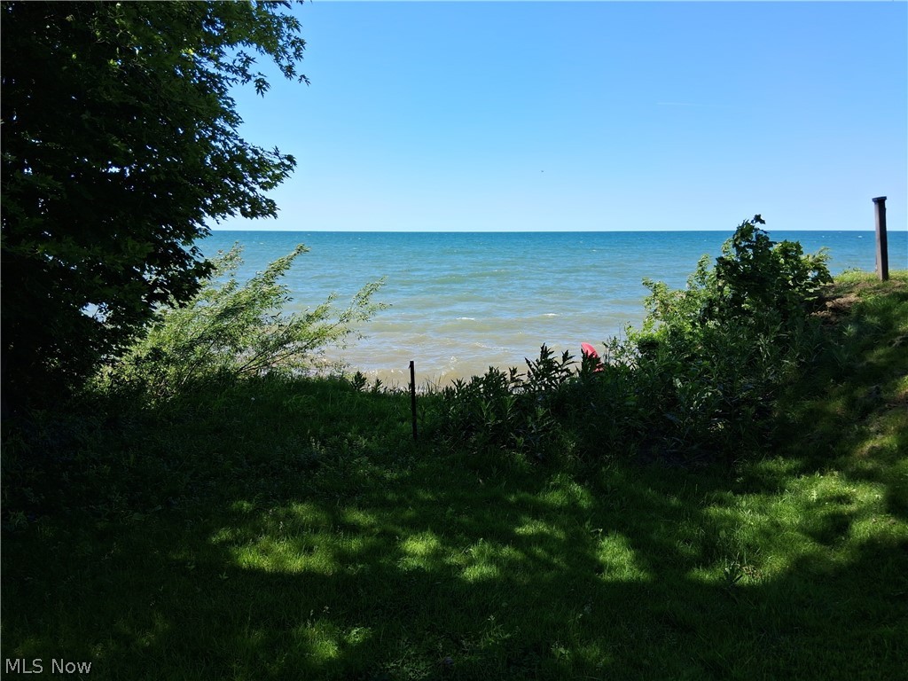 1555 Glenview Avenue Madison OH 44057