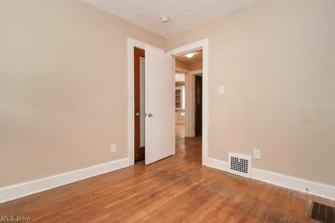 3554 Raymont Boulevard University Heights OH 44118