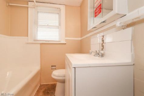 3554 Raymont Boulevard University Heights OH 44118