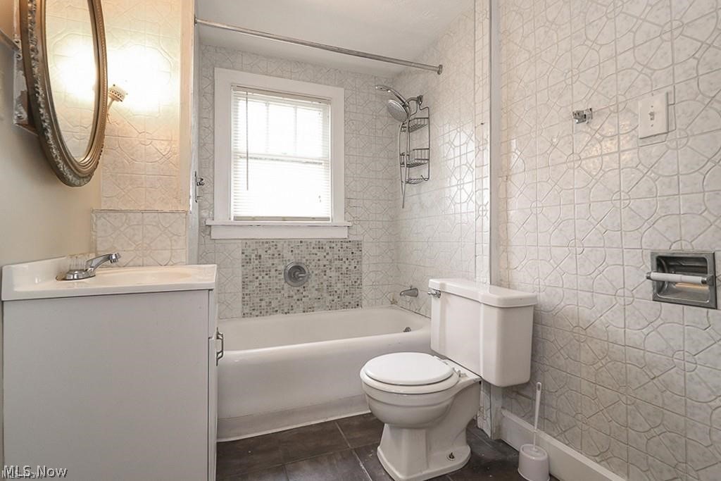 3554 Raymont Boulevard University Heights OH 44118