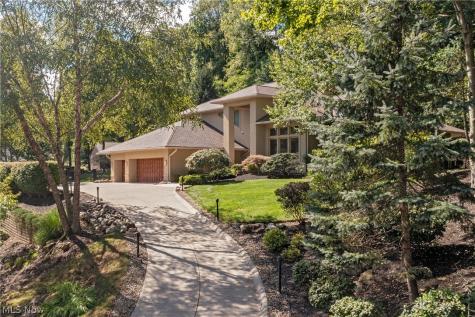 1040 Riverwoods Drive Akron OH 44313