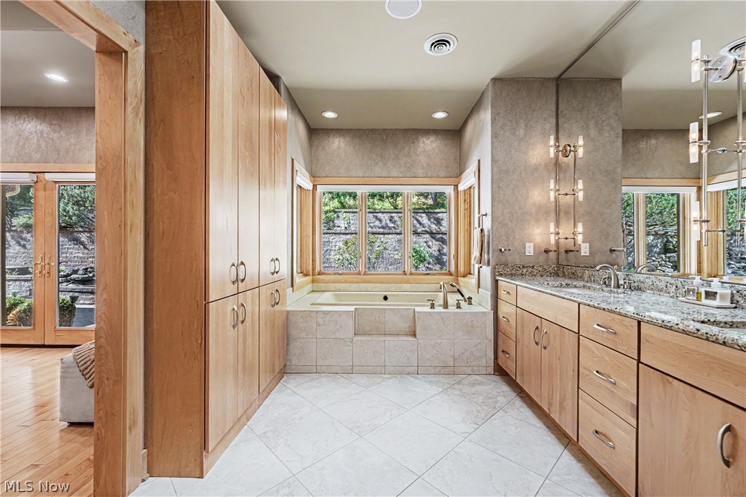 1040 Riverwoods Drive Akron OH 44313