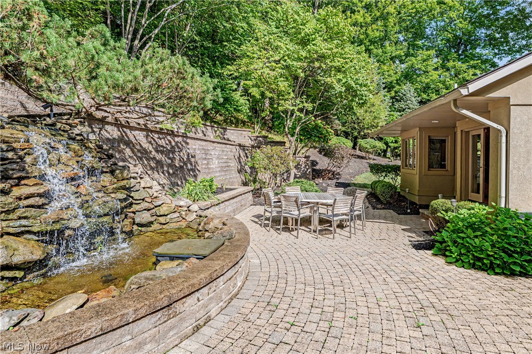 1040 Riverwoods Drive Akron OH 44313