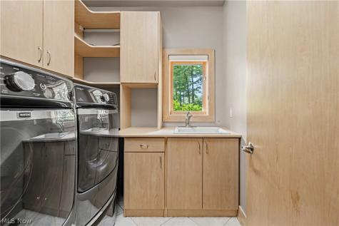 1040 Riverwoods Drive Akron OH 44313