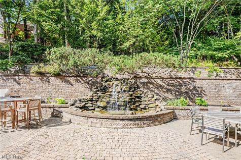 1040 Riverwoods Drive Akron OH 44313