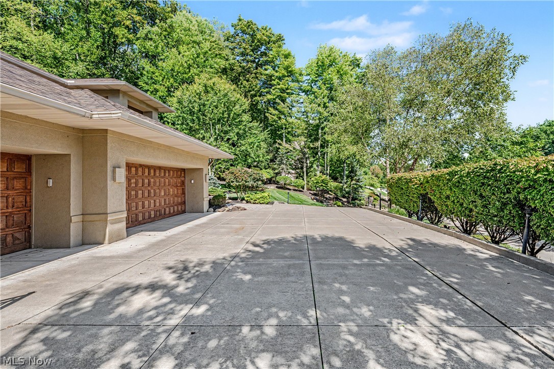 1040 Riverwoods Drive Akron OH 44313