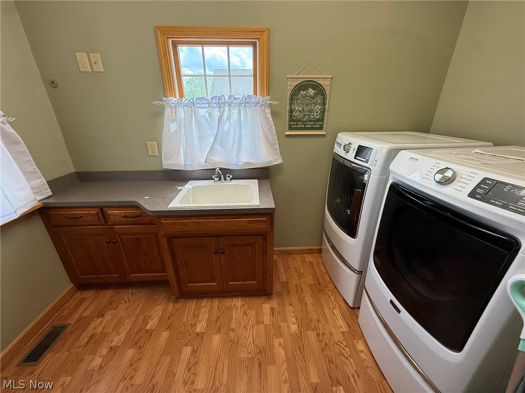 734 Pga Boulevard NE New Philadelphia OH 44663