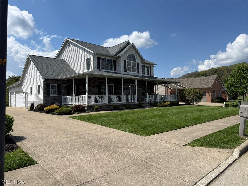 734 Pga Boulevard NE New Philadelphia OH 44663