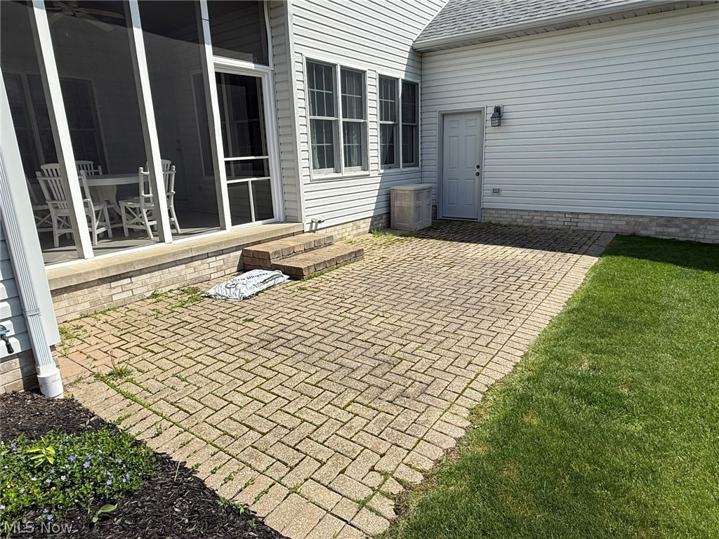 734 Pga Boulevard NE New Philadelphia OH 44663