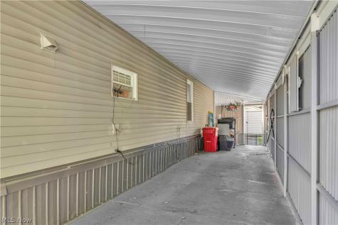 131 Hickory Circle Elyria OH 44035