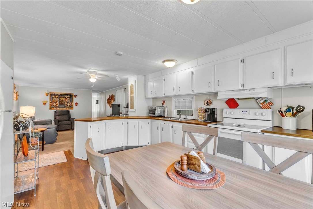 131 Hickory Circle Elyria OH 44035