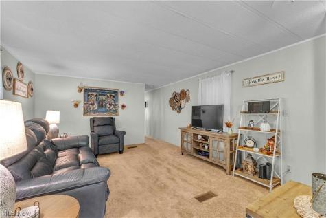 131 Hickory Circle Elyria OH 44035