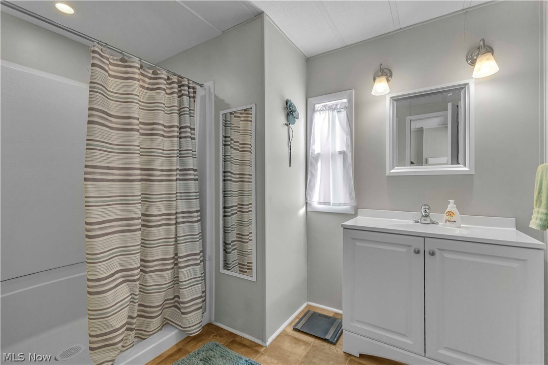 131 Hickory Circle Elyria OH 44035