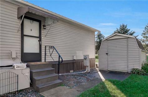 131 Hickory Circle Elyria OH 44035