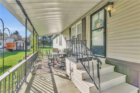 131 Hickory Circle Elyria OH 44035