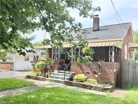 616 Garfield Avenue Elyria OH 44035
