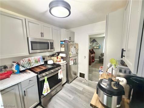 616 Garfield Avenue Elyria OH 44035