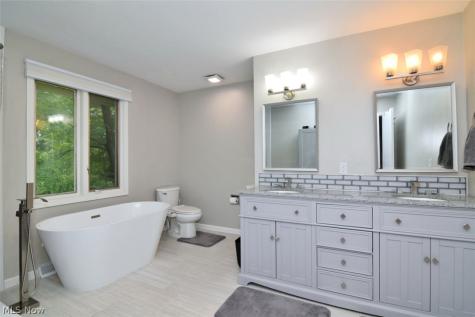 4240 Som Center Road Moreland Hills OH 44022