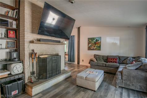 320 Hanna Drive Tallmadge OH 44278