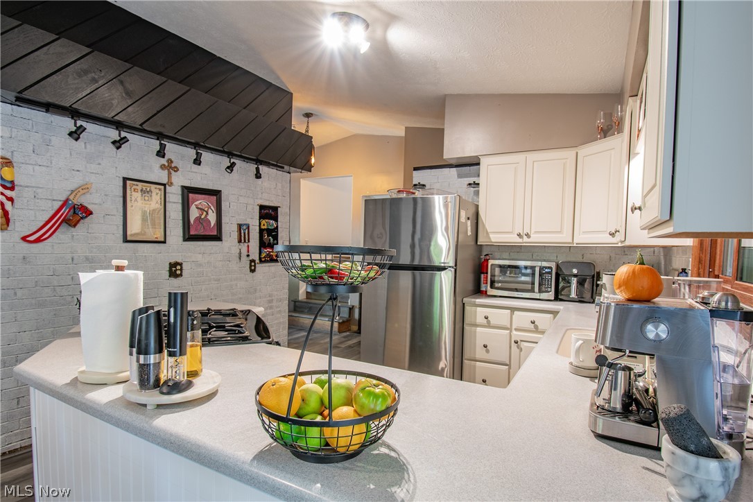 320 Hanna Drive Tallmadge OH 44278