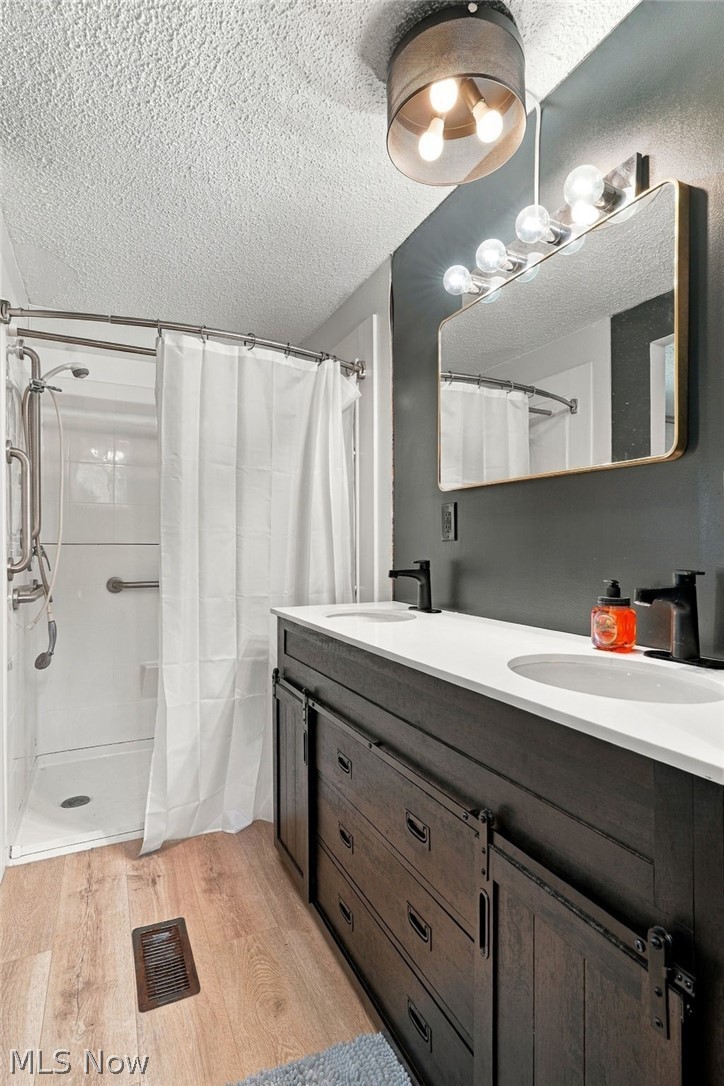 23 Oakwood Street Beloit OH 44609