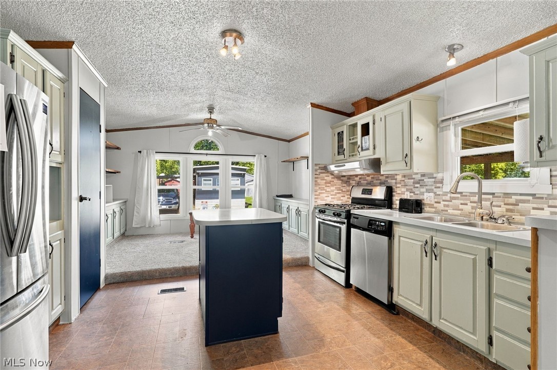 23 Oakwood Street Beloit OH 44609