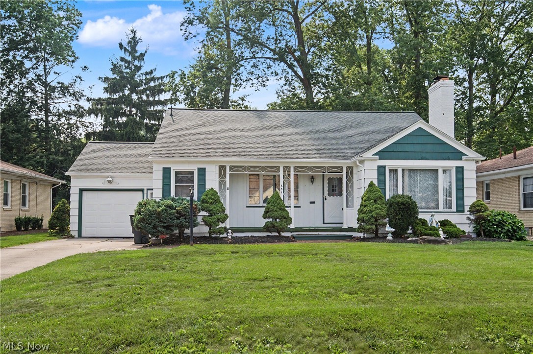 631 Adelaide Avenue NE Warren OH 44483